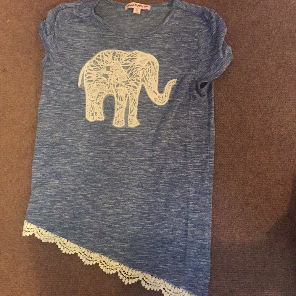 Diagonal lace elephant shirt